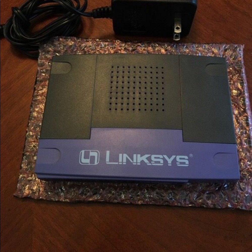 LINKSYS 8-Port 10/100 Data Hub. New